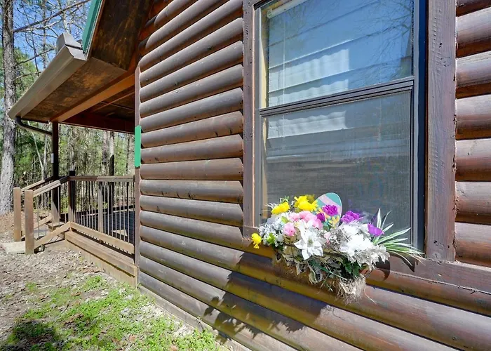 Broken Bow Cabin With Hot Tub And Fire Pit, Near Lake!