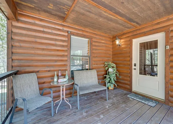 Broken Bow Cabin With Hot Tub And Fire Pit, Near Lake!