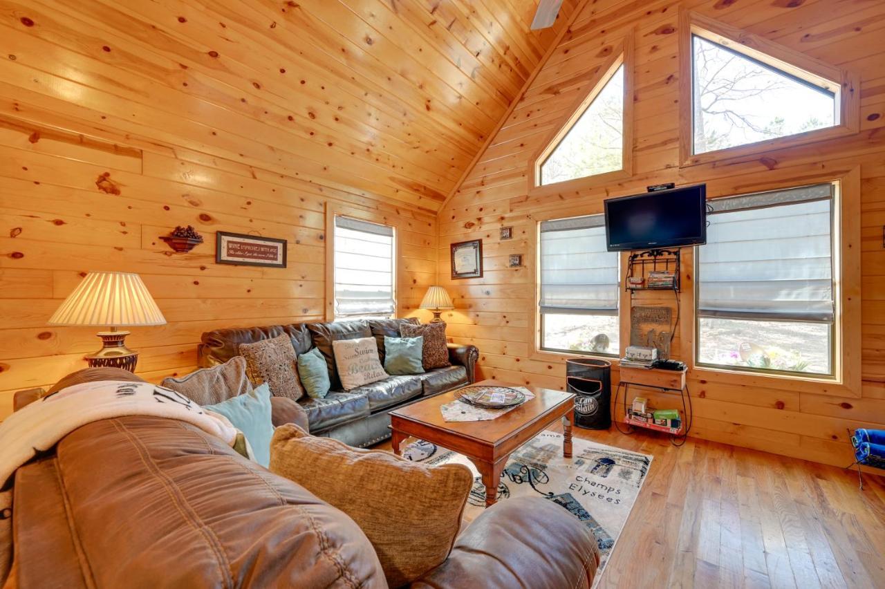 With Hot Tub And Fire Pit, Near Lake! *