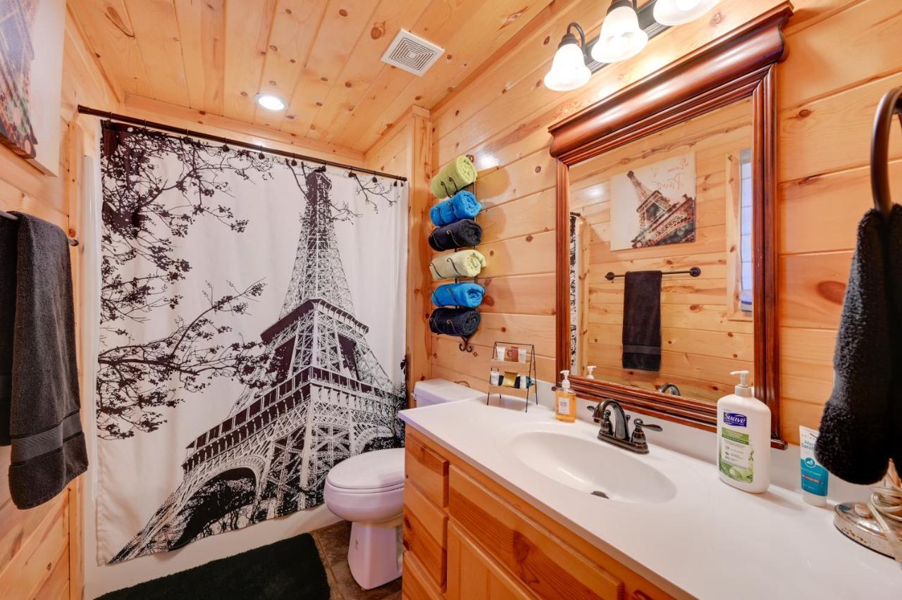 Holiday home With Hot Tub And Fire Pit, Near Lake!